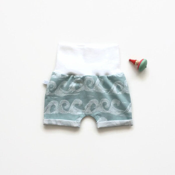 Mintgroene korte broek met golven, maat 50-56