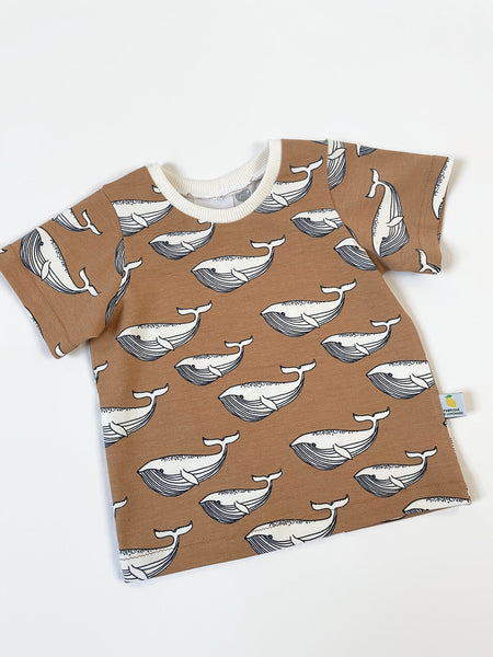 Biologisch shirtje met walvissen. T-shirt met walvissen