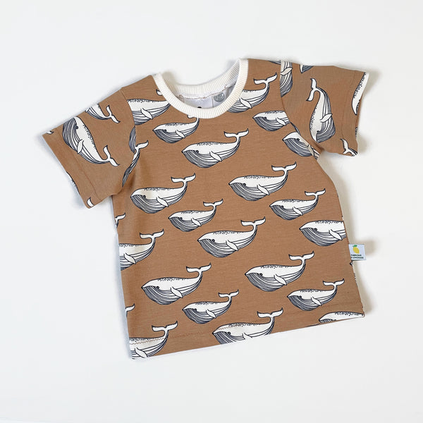 Biologisch shirtje met walvissen. T-shirt met walvissen