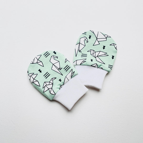 Mintgroene wantjes met dieren