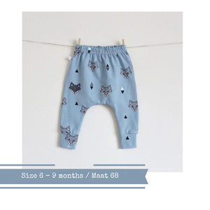 Blauw baby broekje met vossen, maat 68