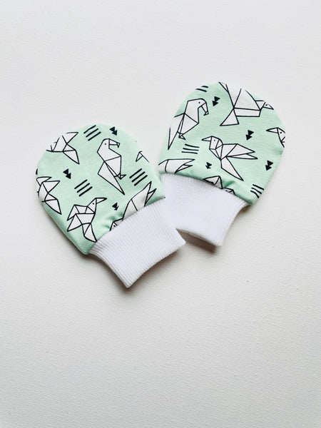 Mintgroene wantjes met dieren