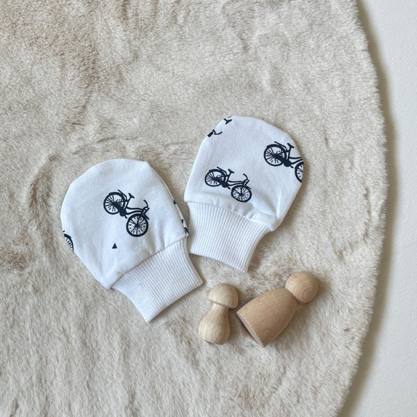 Baby krabwantjes met fietsjes
