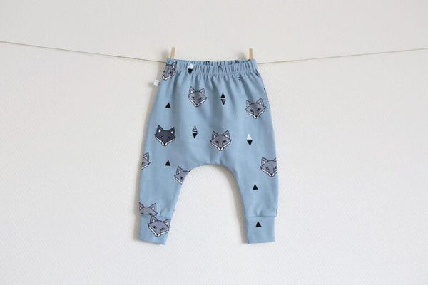 Blauw baby broekje met vossen, maat 68