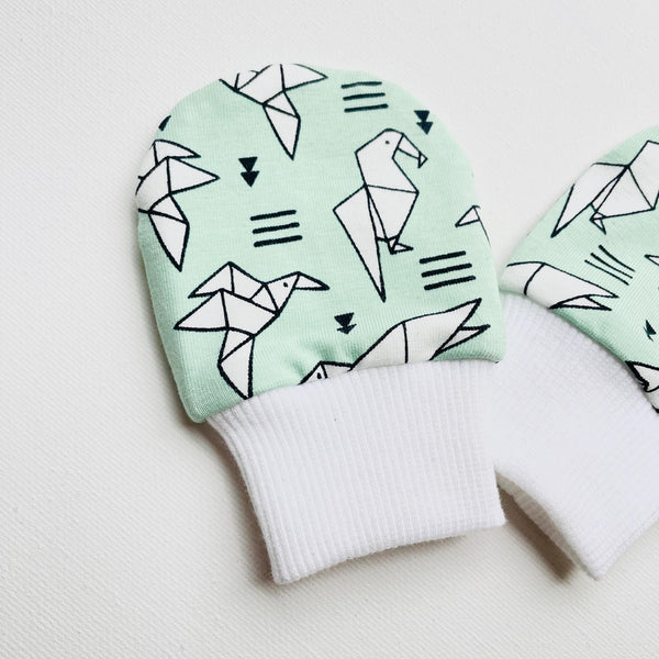 Mintgroene wantjes met dieren