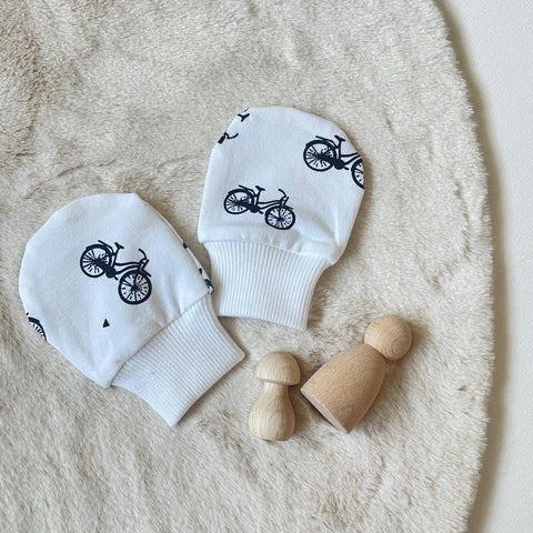 Baby krabwantjes met fietsjes