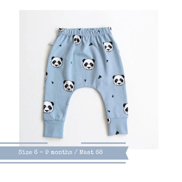 Baby broekje met panda's. Maat 68